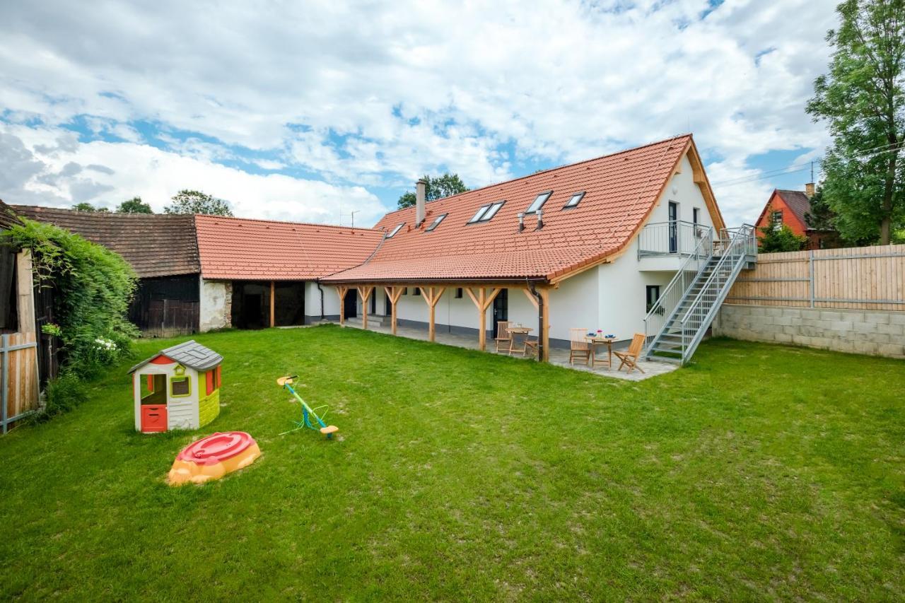 Trhové Sviny Apartmany Jedovary מראה חיצוני תמונה